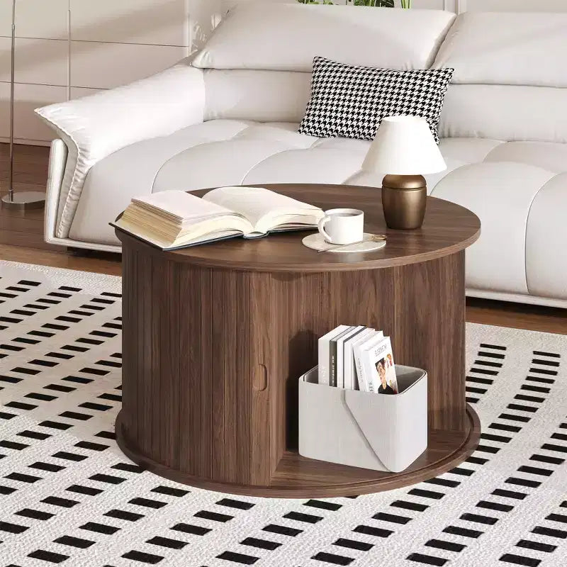 Table basse ronde avec rangement, table basse avec panneau cannelé et porte coulissante incurvée, étagère de présentation ouverte, table d'appoint moderne en bois