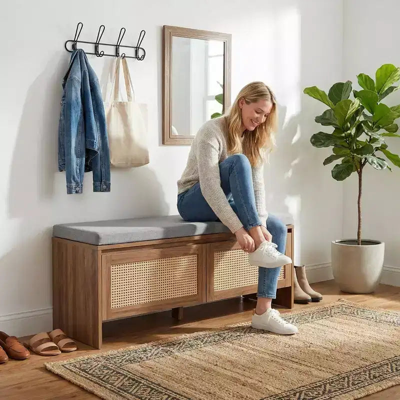 Banc de rangement à chaussures en rotin avec coussin, meuble à chaussures compact pour entrée avec portes, organisateur pour petits espaces, range-chaussures caché avec assise